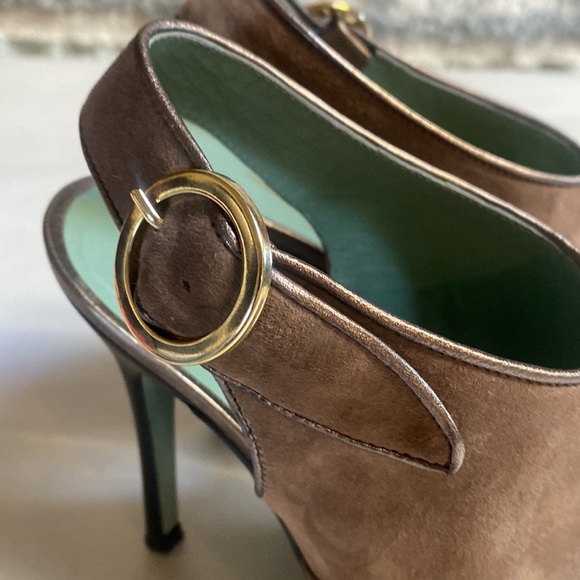 Paola D’Arcano Open Back Stiletto Shoes - Picture 9 of 13